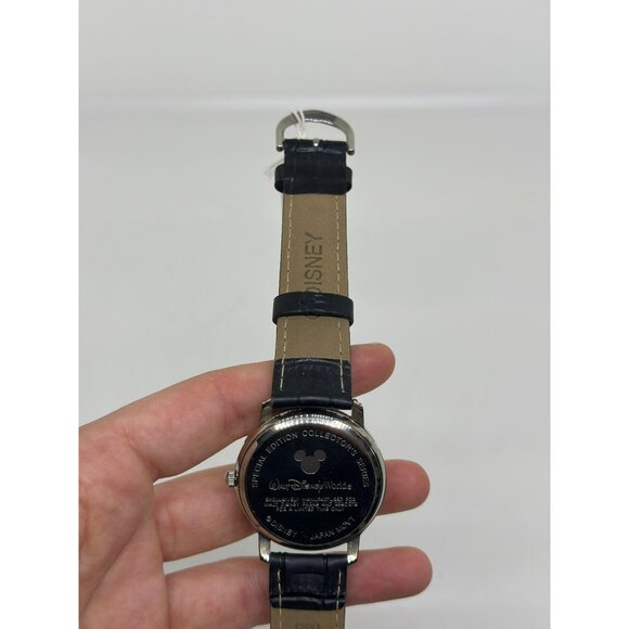 VTG Disney World Mickey Mouse Special Edition Christmas Watch NOT WORKING - Picture 6 of 9